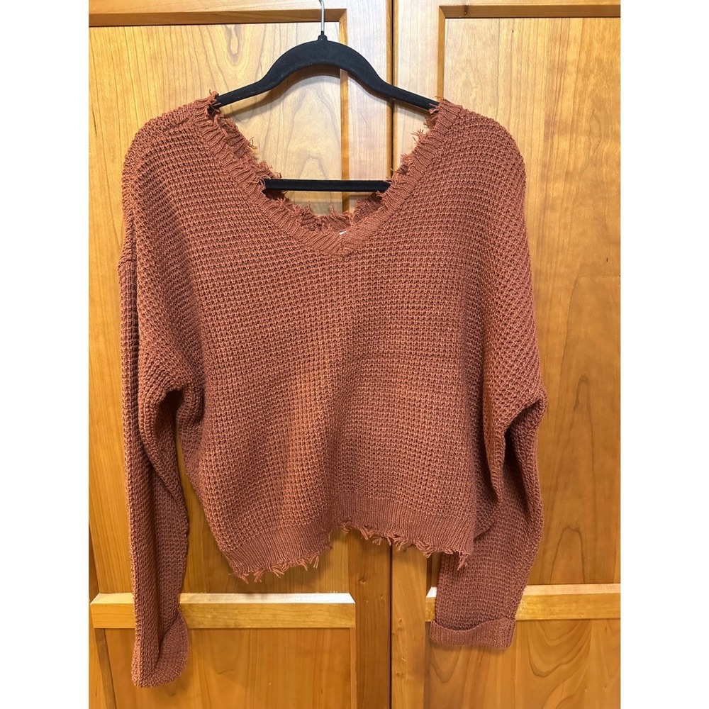 Moon & Madison Rust Brown Distressed Waffle Knit V-Neck Sweater SA611‎ Womens L